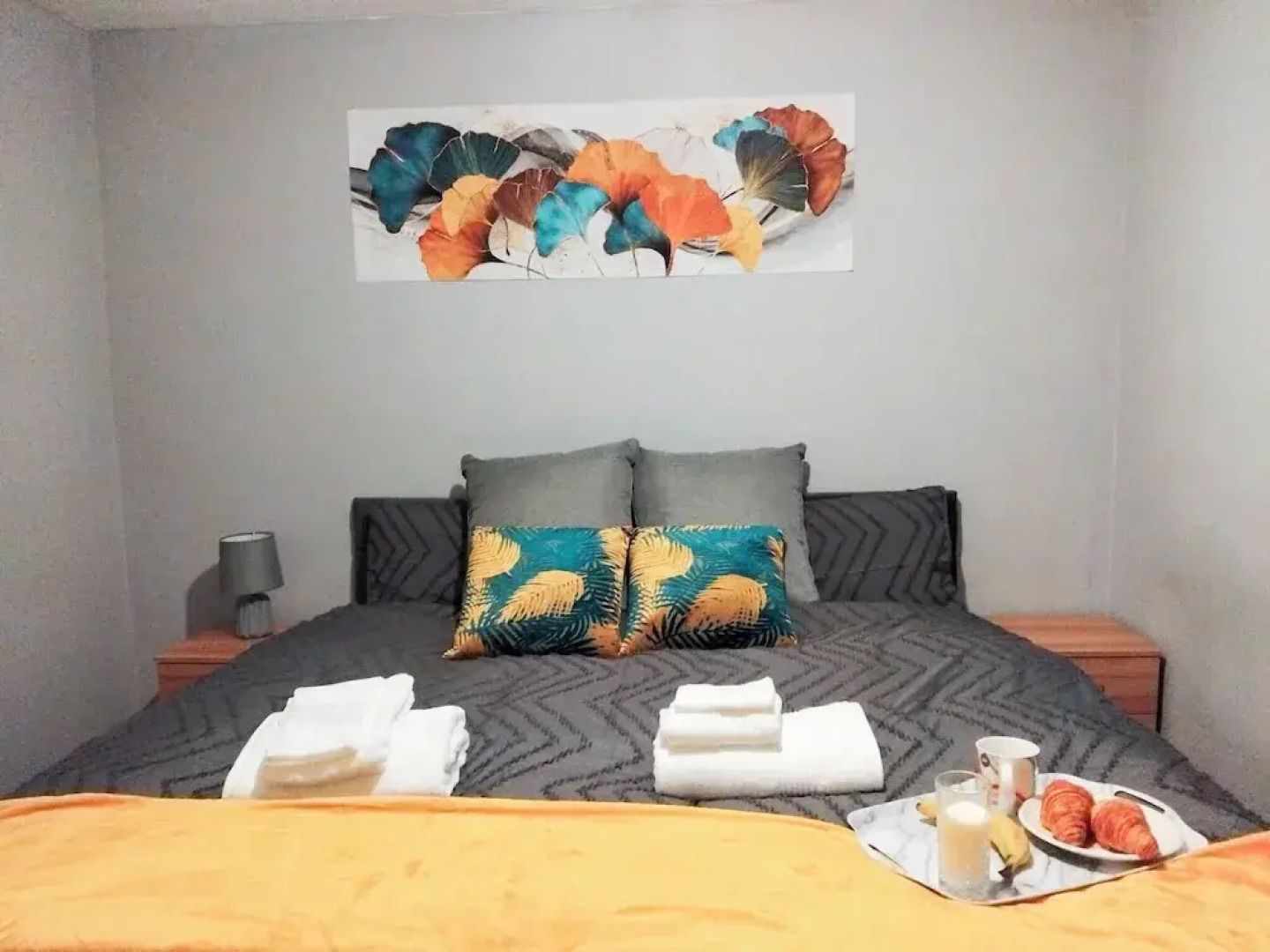 Corby-2 Bedroom-1bathroom-parking - Upto 5 Guests