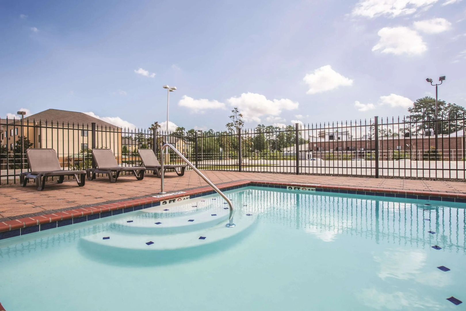 La Quinta Inn & Suites by Wyndham Hattiesburg - I-59