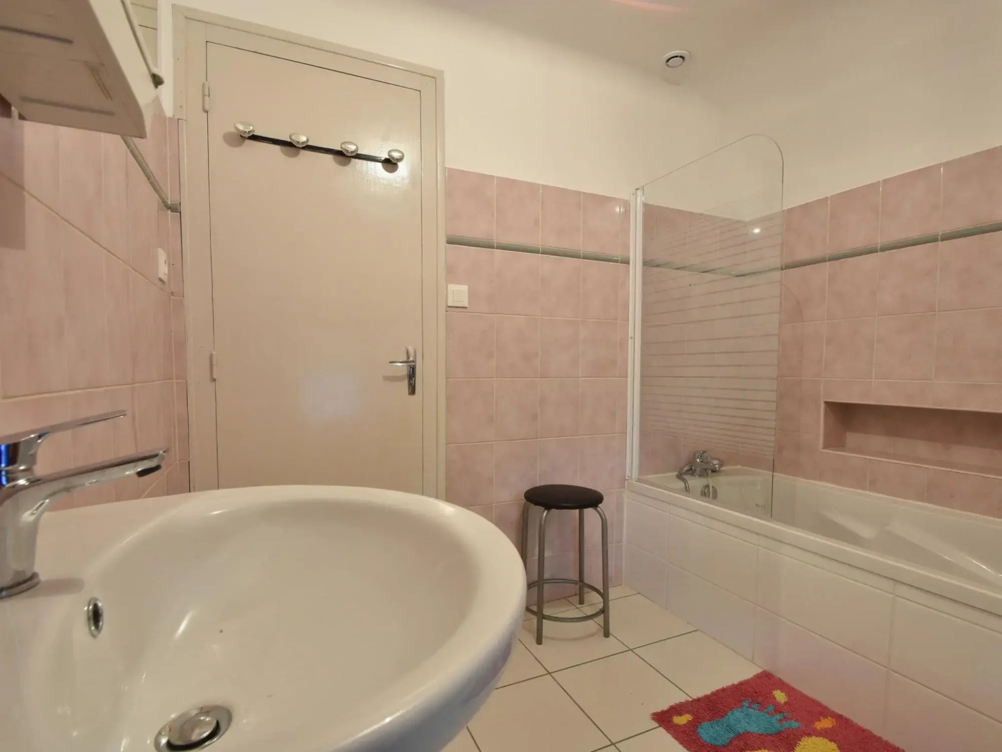 Peaceful Holiday Home in Yvias With Garden