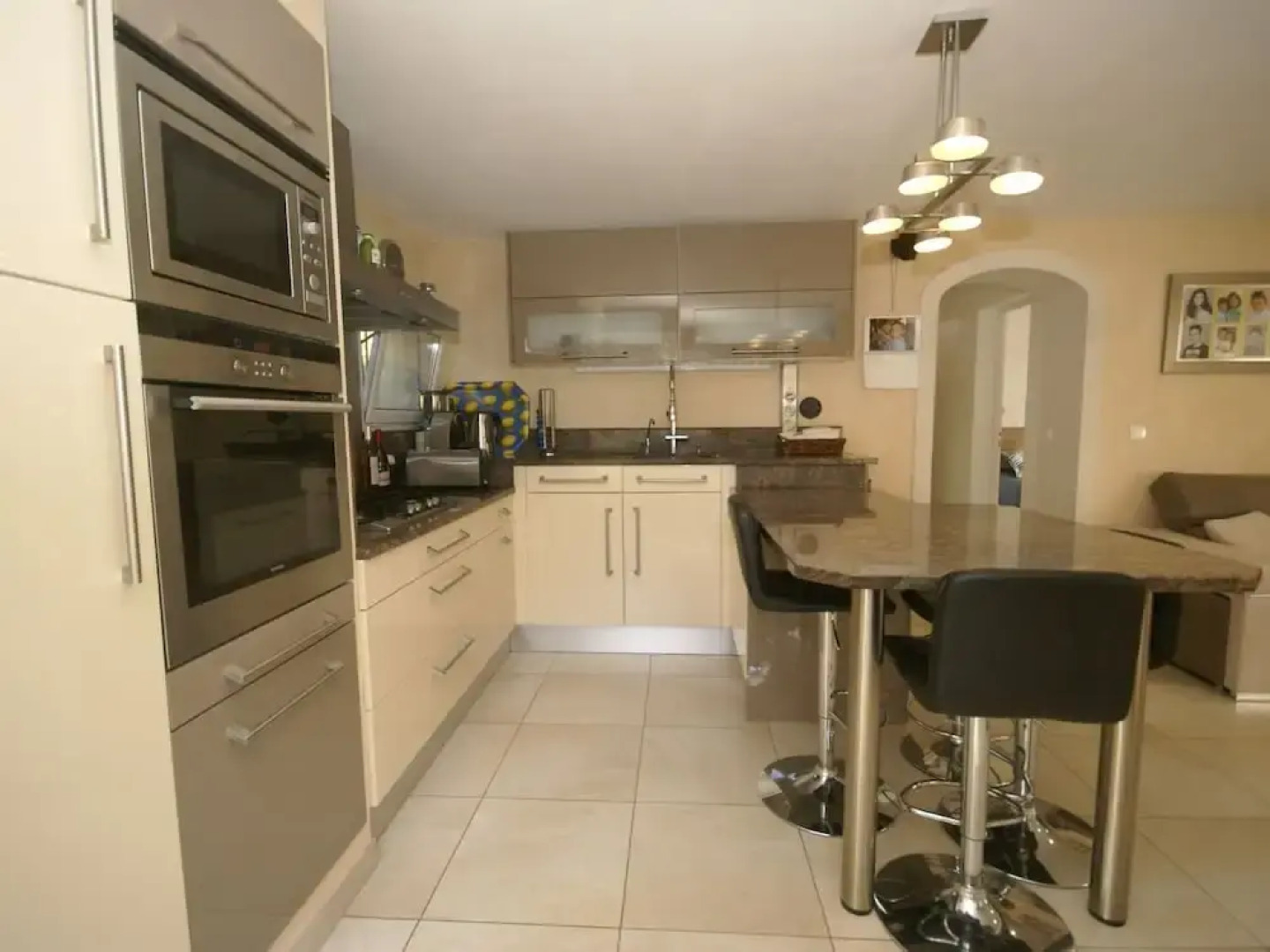 Cozy Holiday Home in Carqueiranne With Swimming Pool