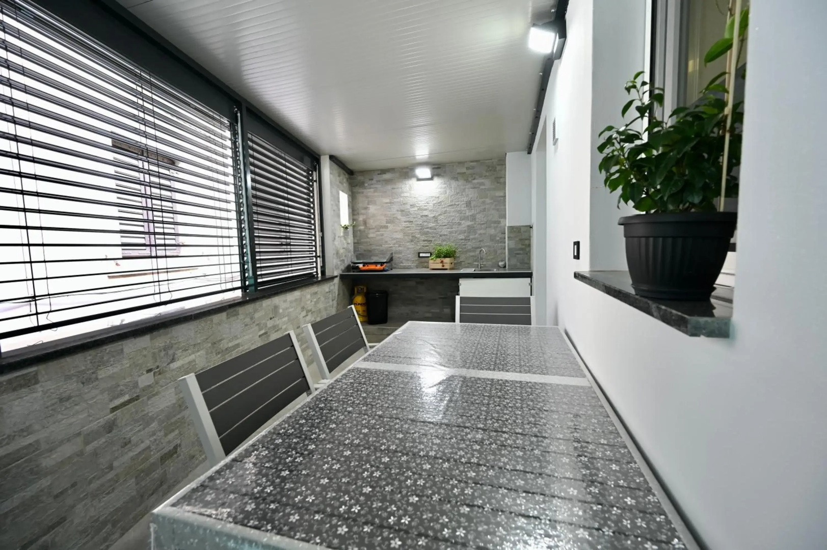 Poseidon Apartment