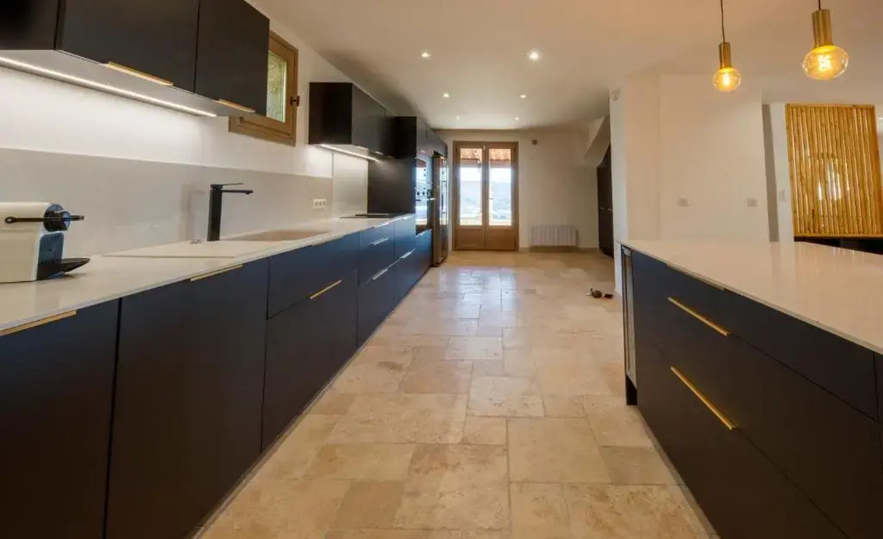 06T - Spacious villa with sea view- pool - jacuzzi-sauna