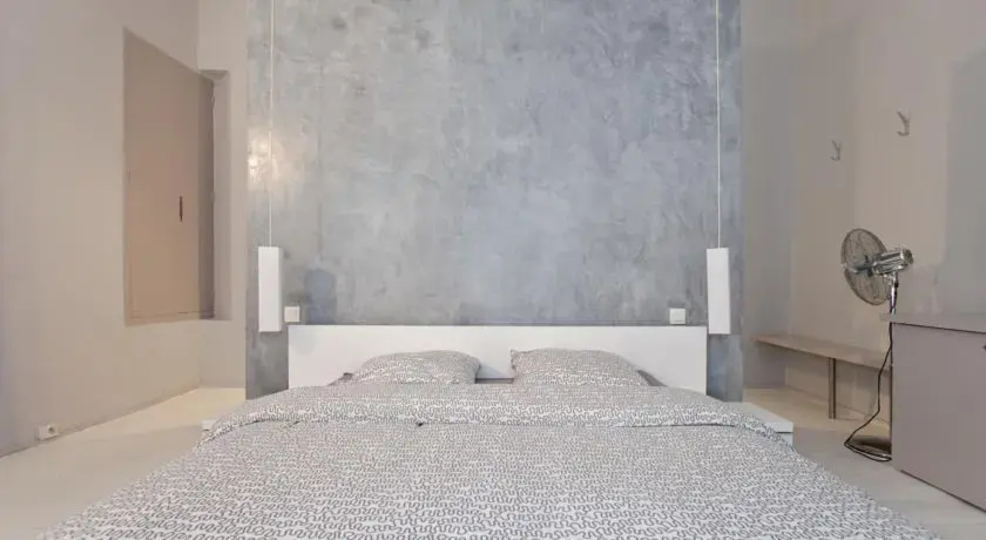 Maison Arlésienne Idéalement Située