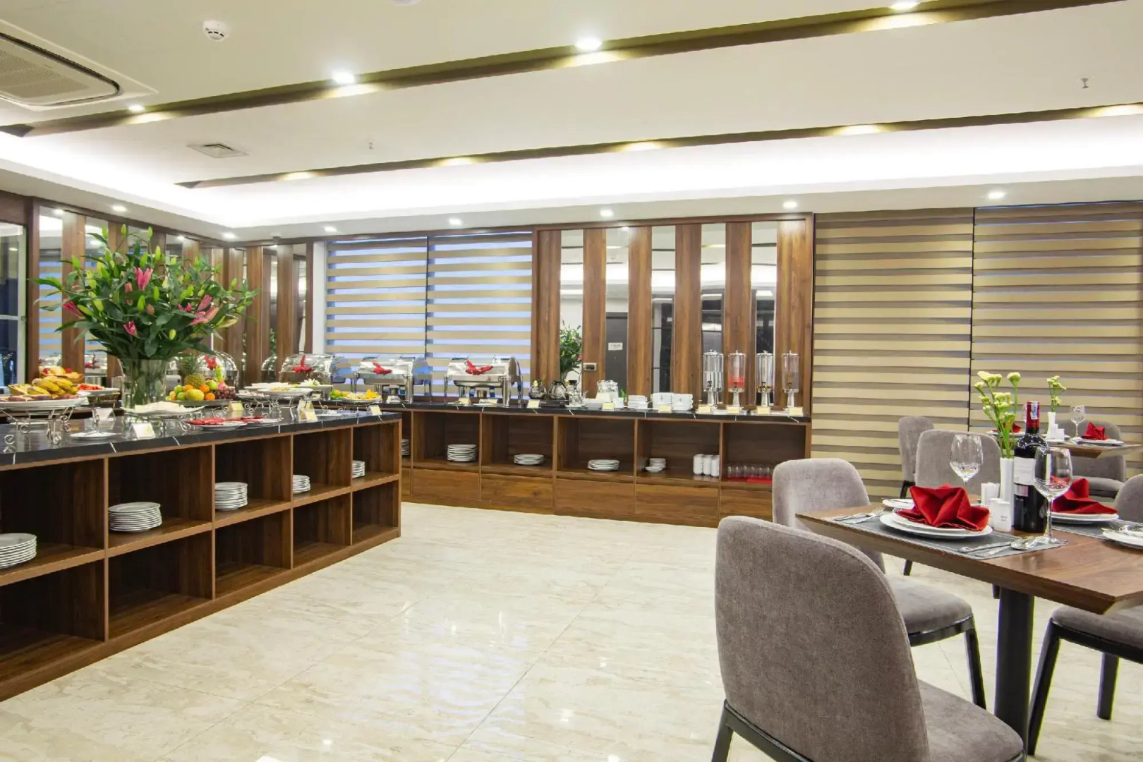 Western Skyline Hotel