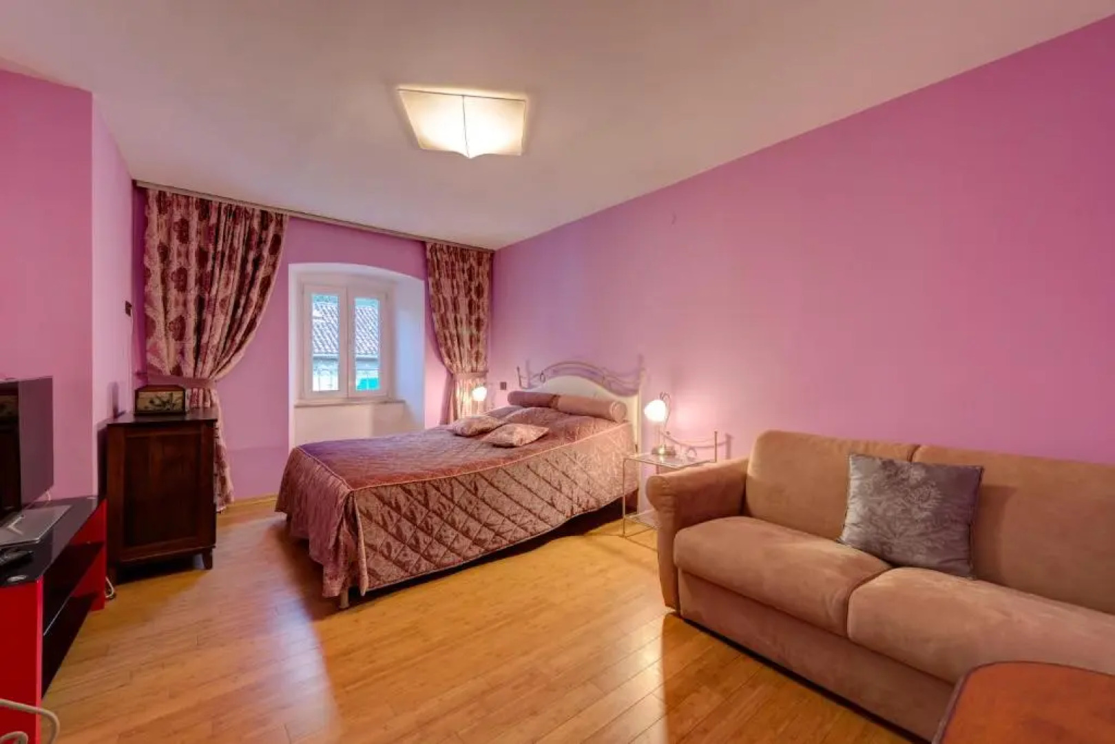 Kotor old town Palace Bucha