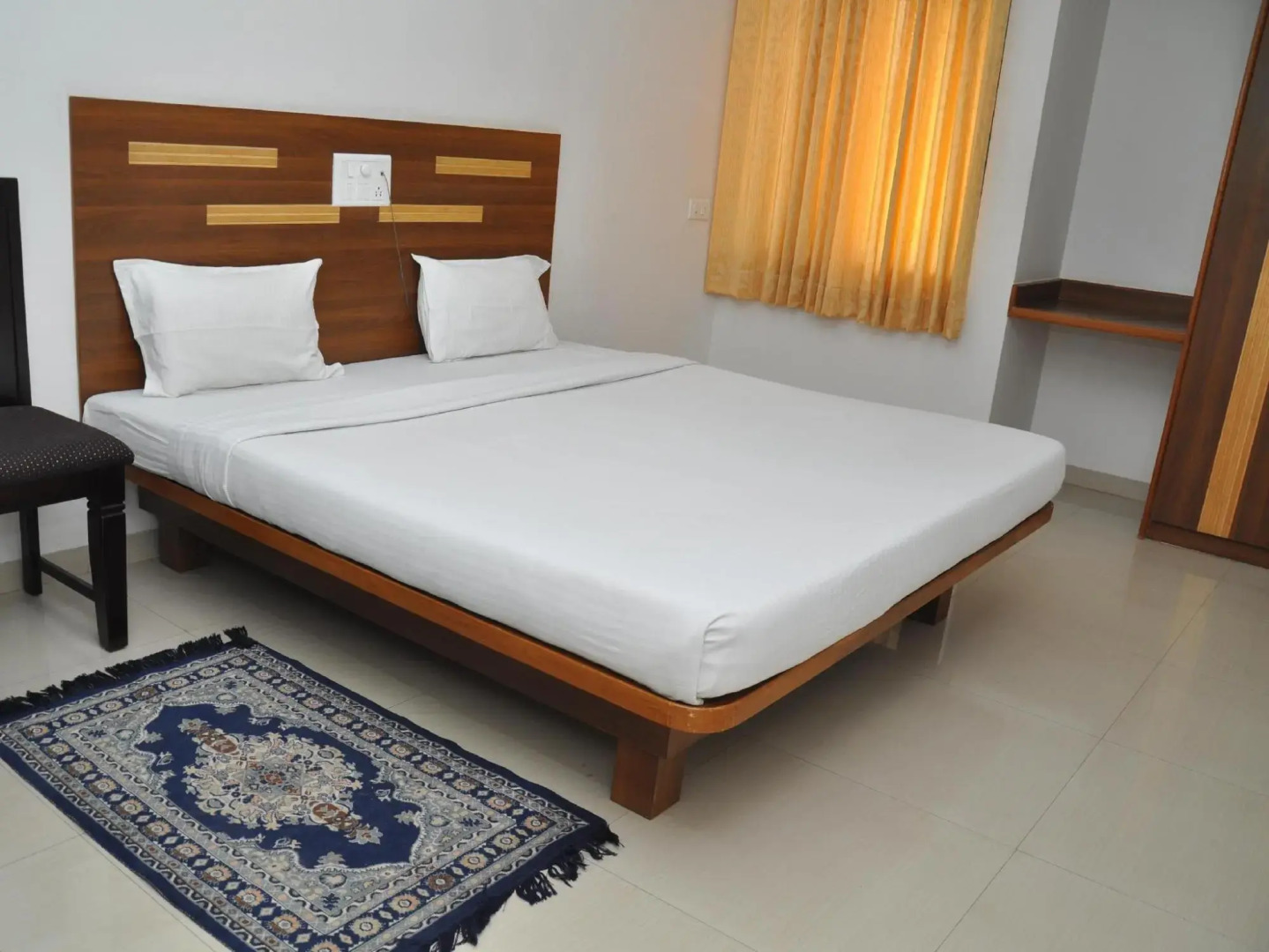 Hotel Excellency Inn