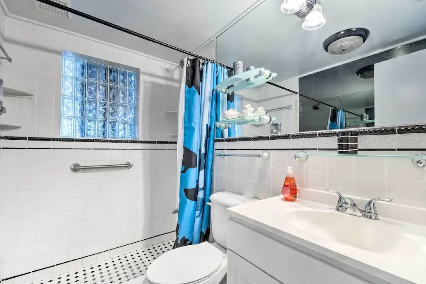 Canalfront Hudson Home W/private Dock & Yard!