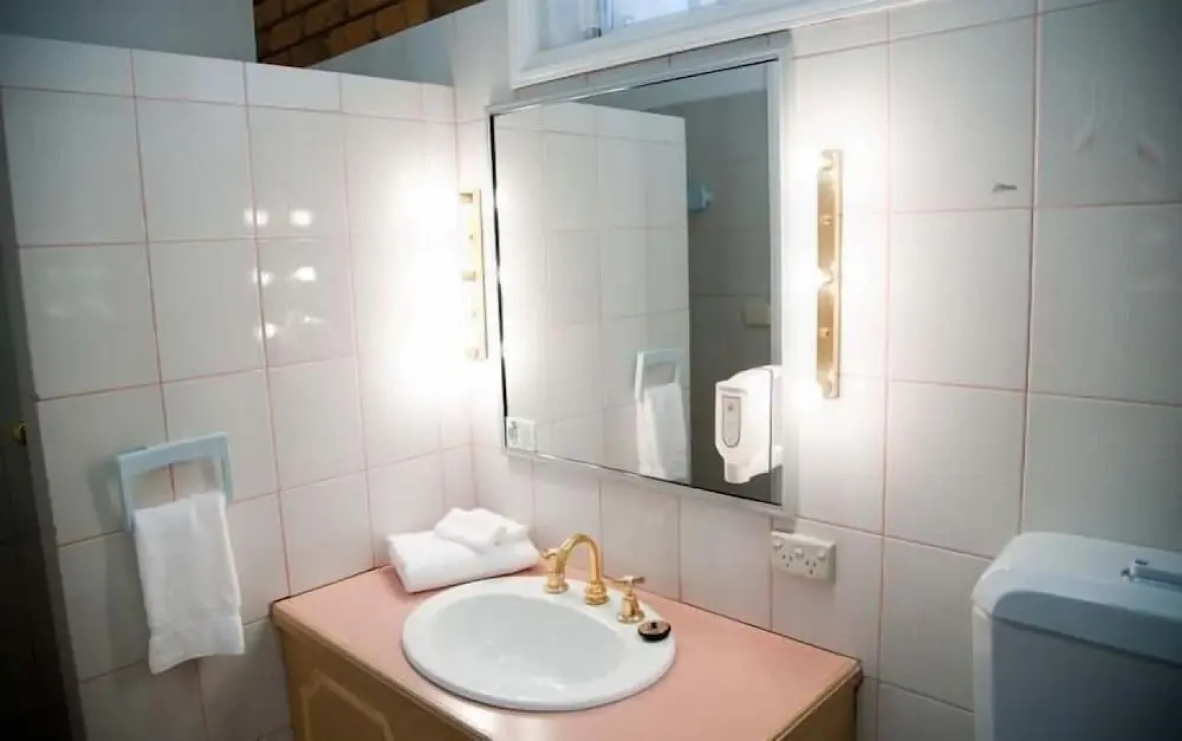 The Charles Sturt Motor Inn