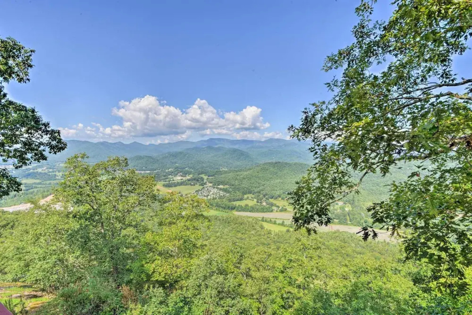 Sky Valley Home w/ Mtn View, 5 Mi to Rabun Bald!
