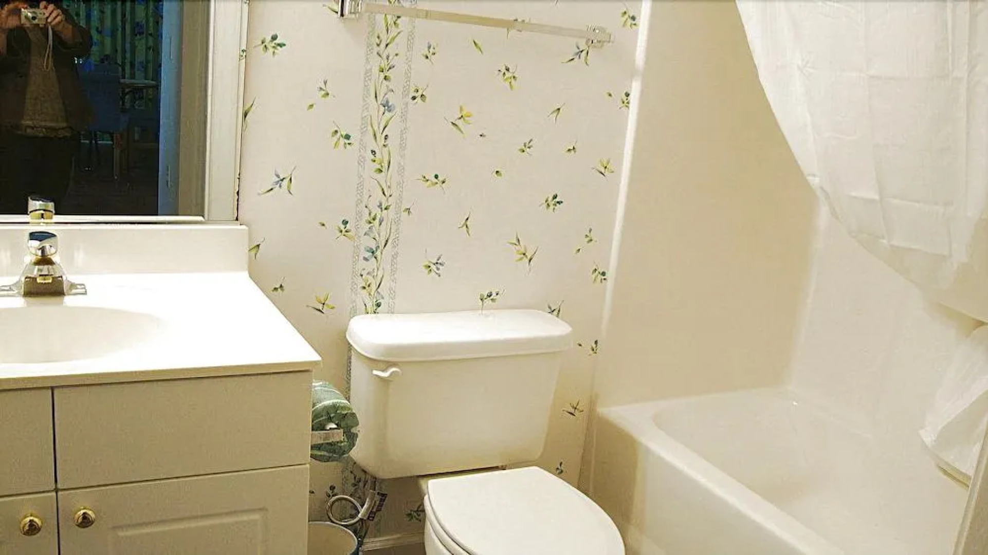 Wedgewood 511 2 Br condo by RedAwning