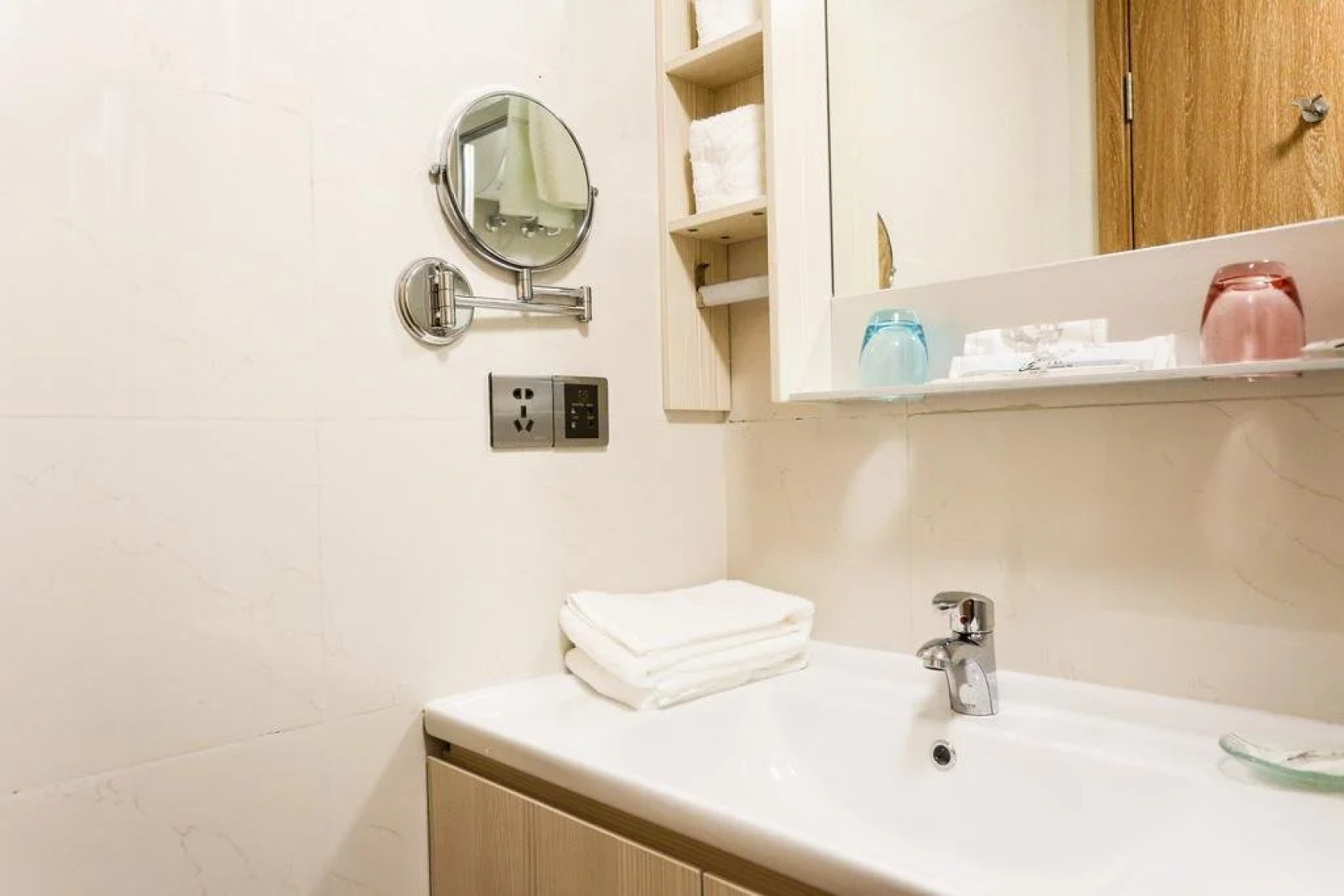 Coral Palace Holiday Inn