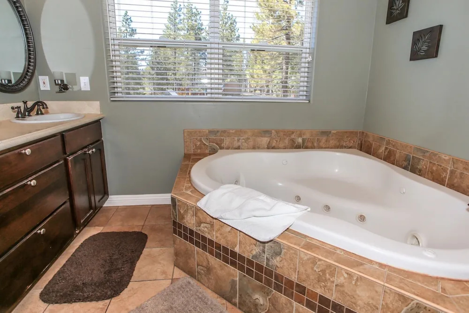 RedAwning "Cabin Big Bear" by the Lake