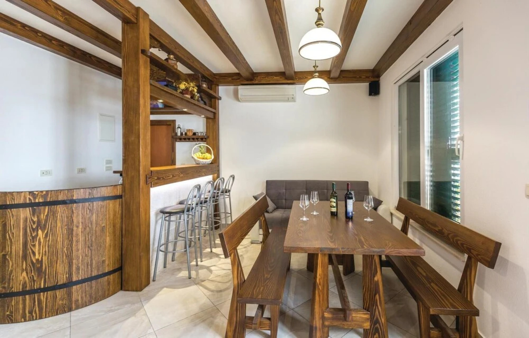 Amazing Home in Tucepi With Wifi and 4 Bedrooms