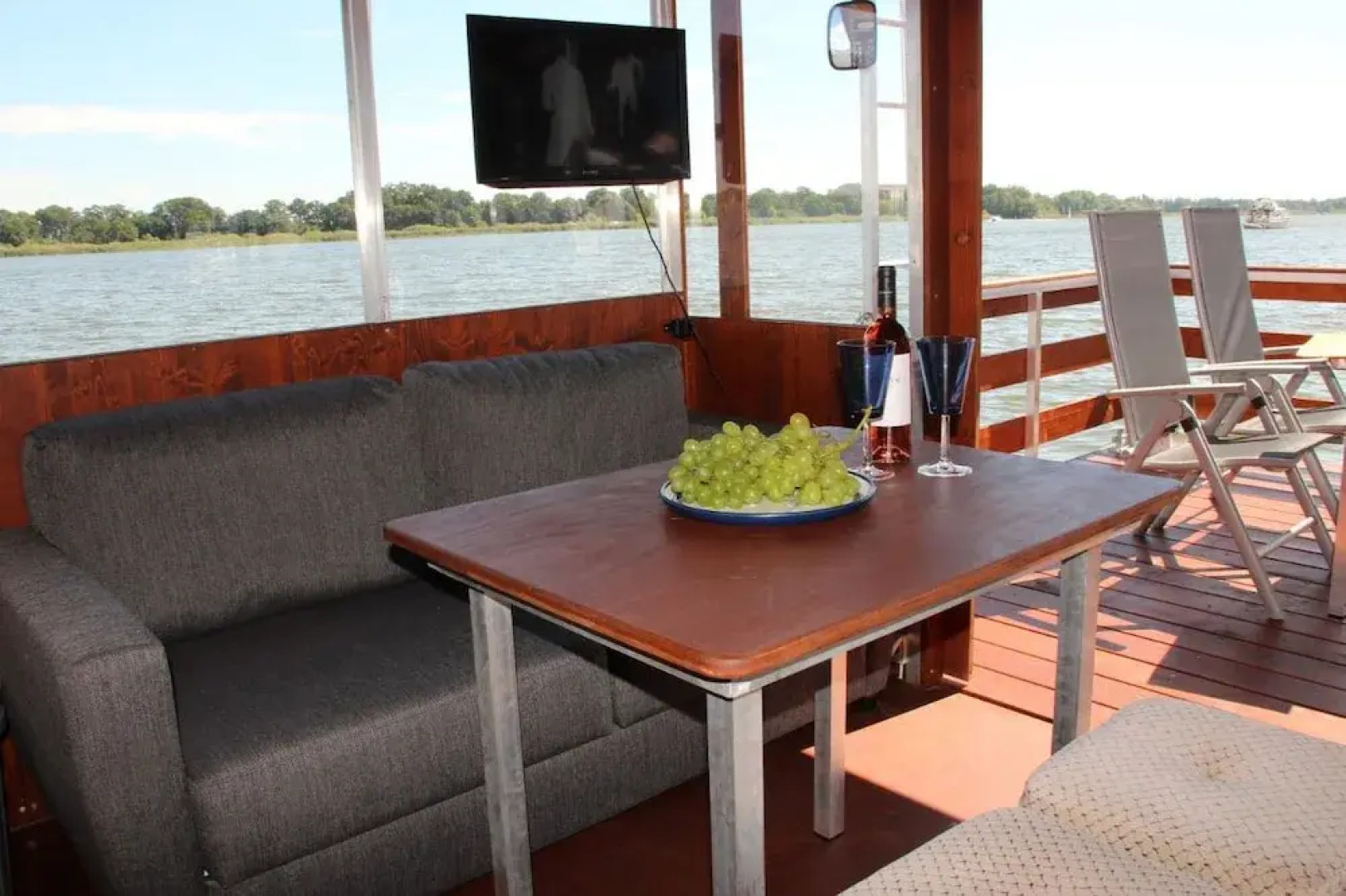 Hausboot Demmin an der Peene