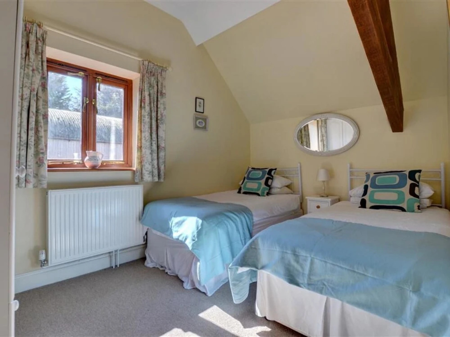 Unique Converted Barn in Hartfield