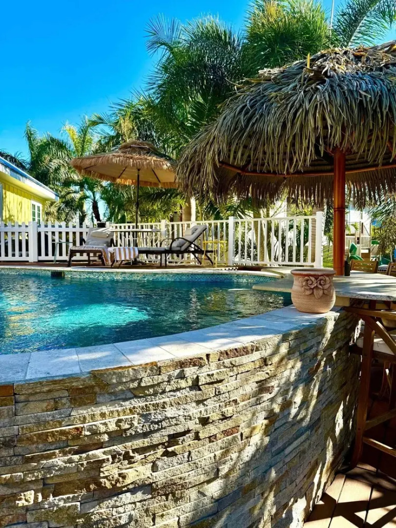 4 Bedroom Studio Luxury Suite