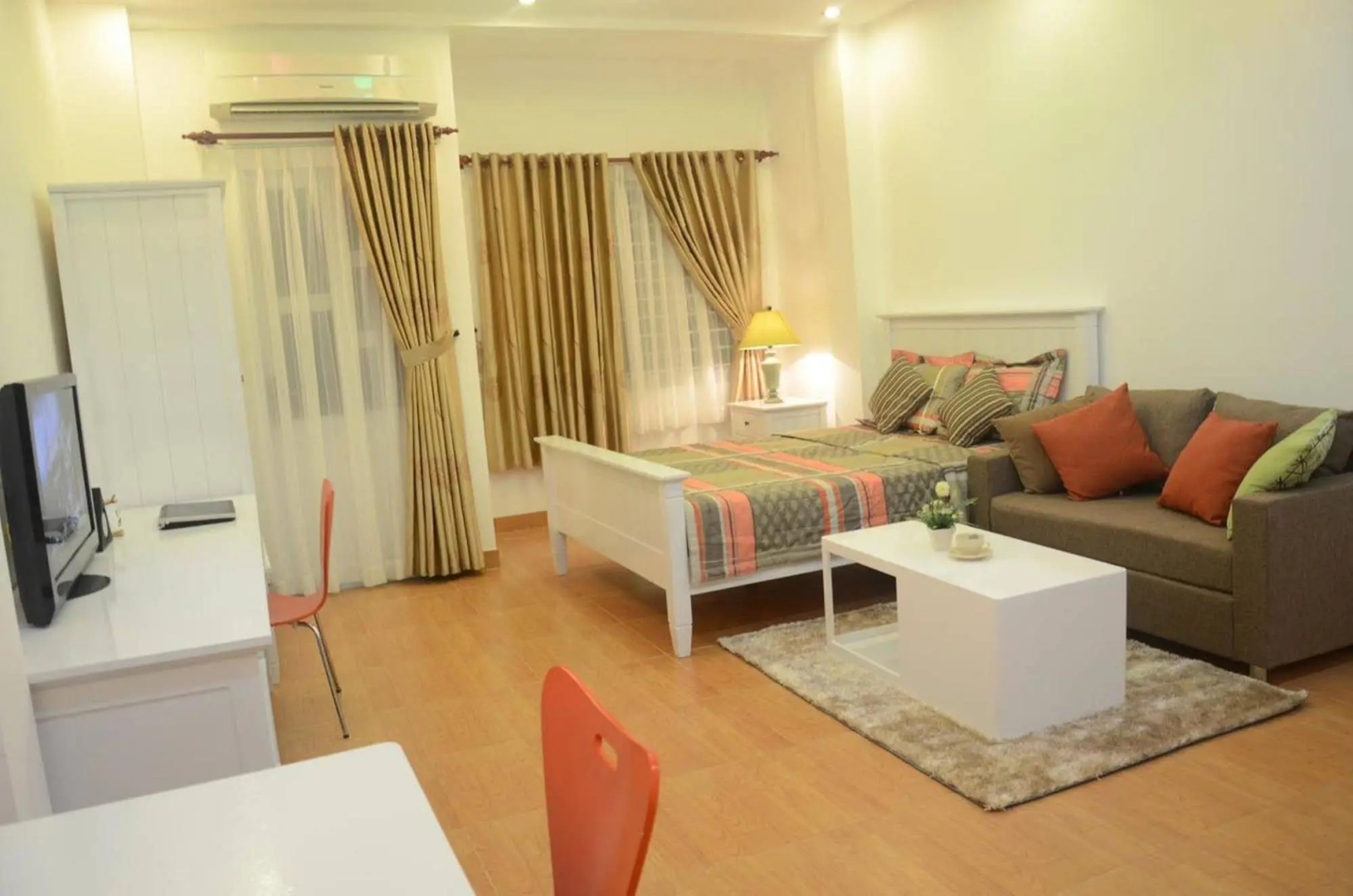 Smiley Apartment 3