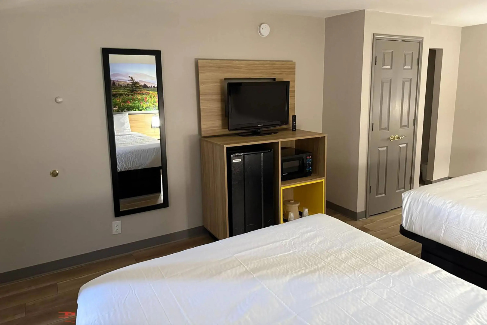 Отель Days Inn by Wyndham Reno 