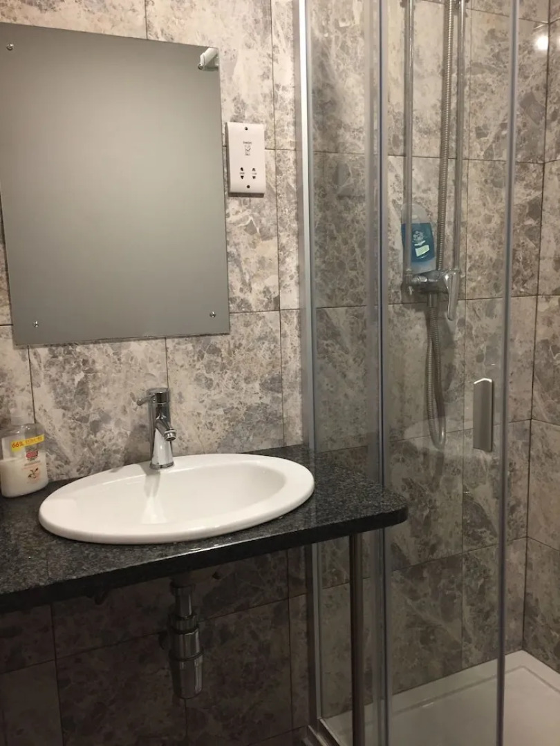 Greenways Lodge Nr Stansted Airport