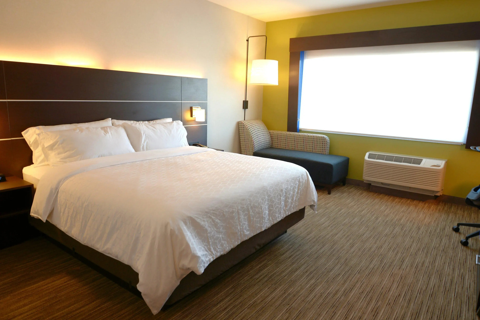 Holiday Inn Express & Suites Onalaska La Crosse Area by IHG
