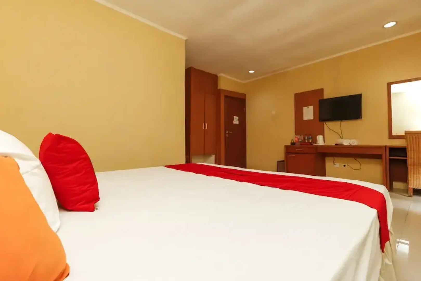 RedDoorz @ Desa Cijulang Sentul