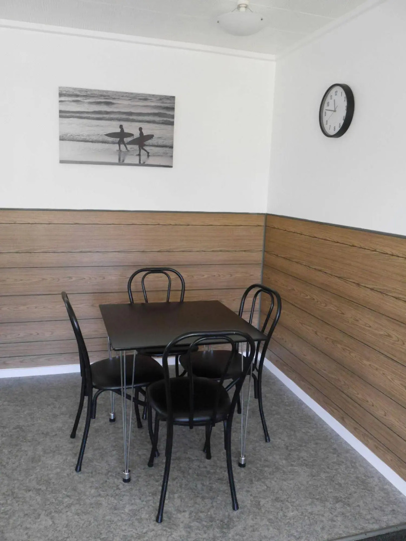 Raglan Palm Beach Motel