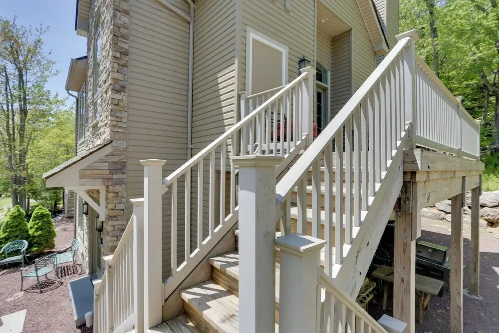 Half-mi to Big Boulder Lake: Townhome w/ Deck!