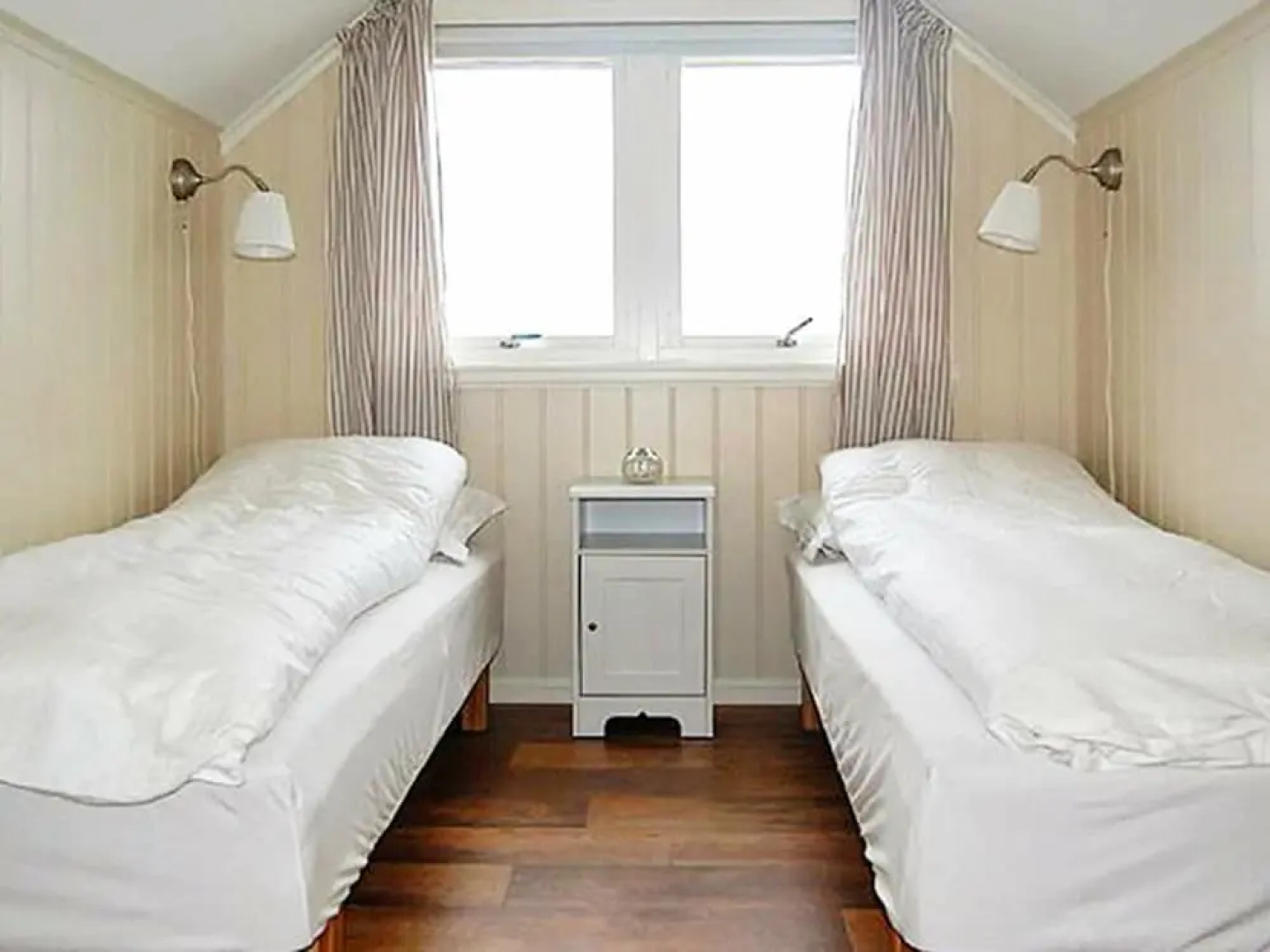 10 Person Holiday Home in Kjølsdalen