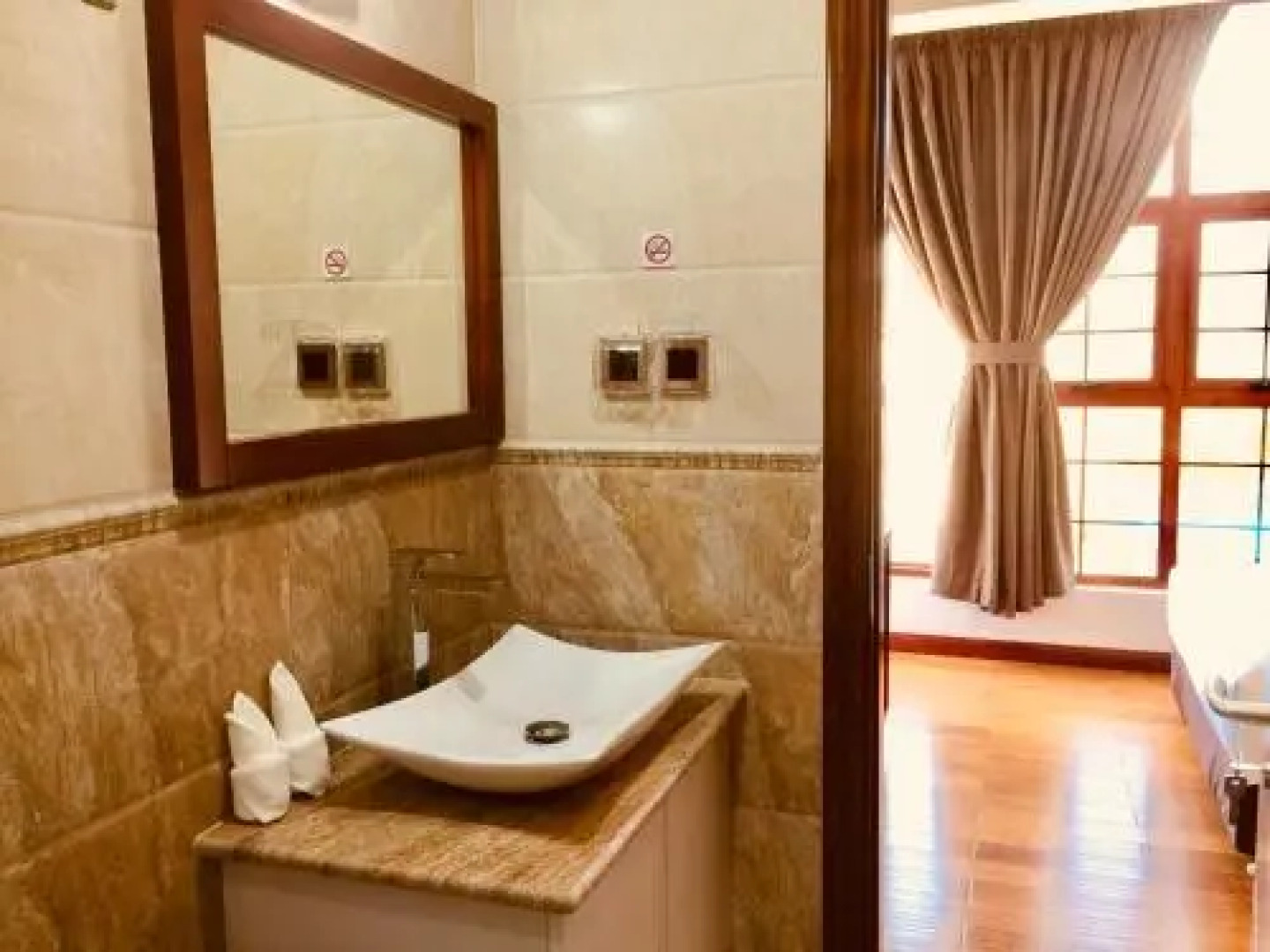 Dhon Manik Beach View