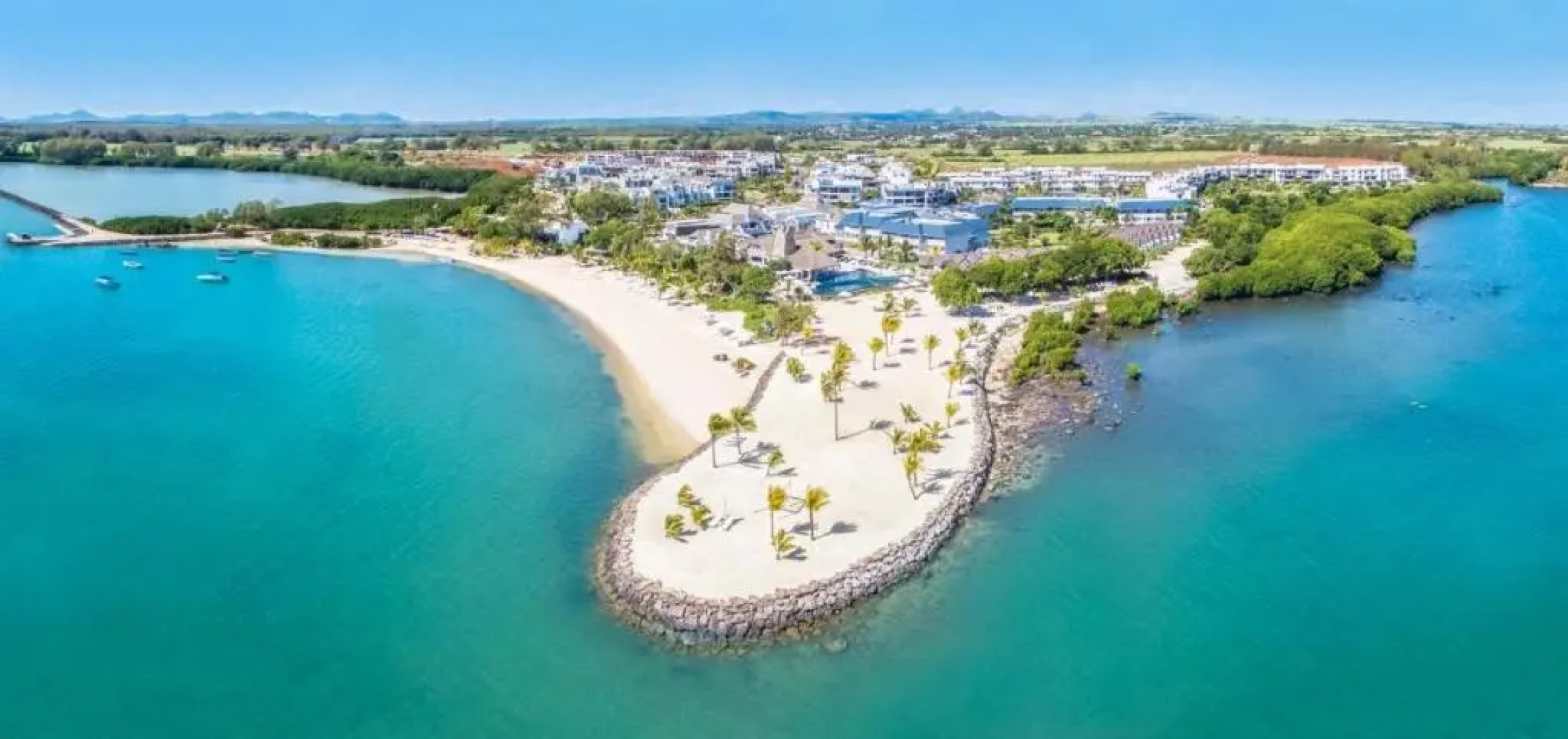 Azuri Beach suites by Fabular villas & Hotels