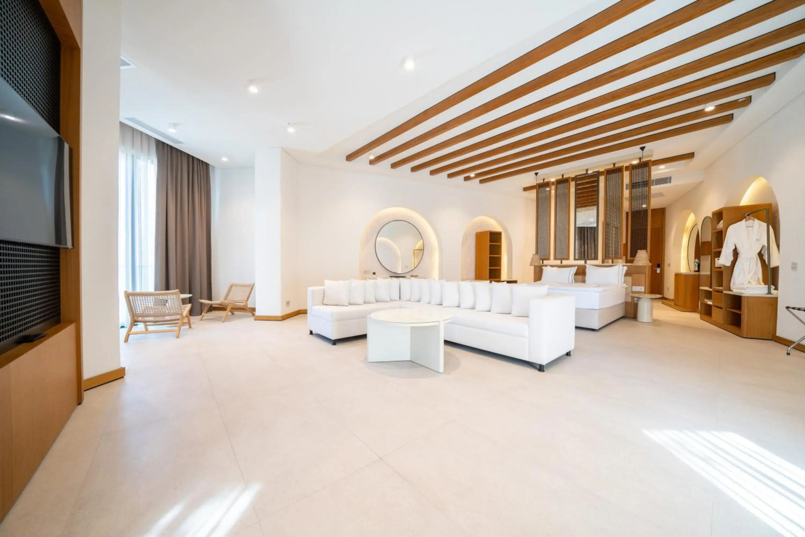 The Norm Collection Door'a