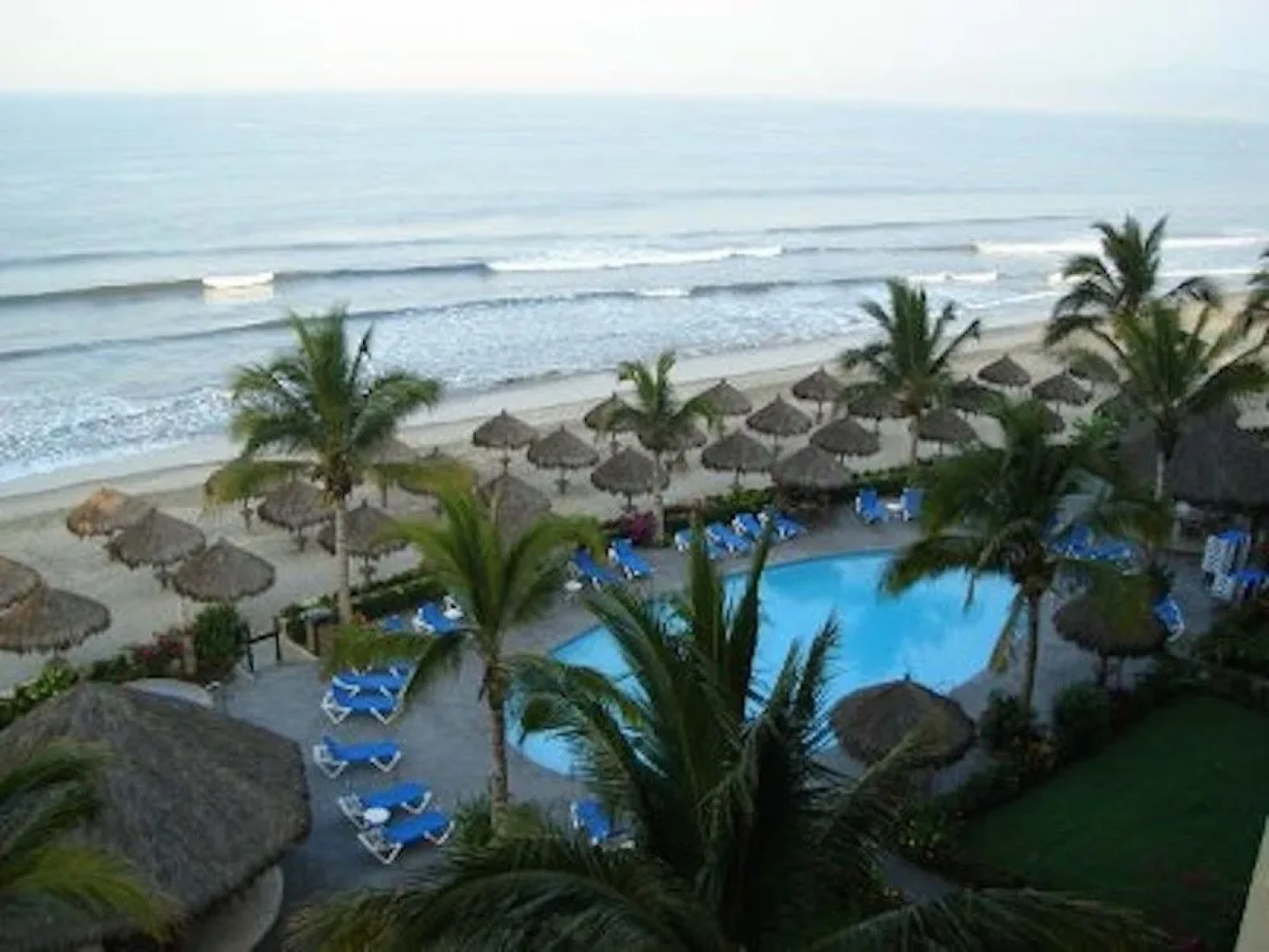 Unlimited Luxury Villas - Playa Royale Condo