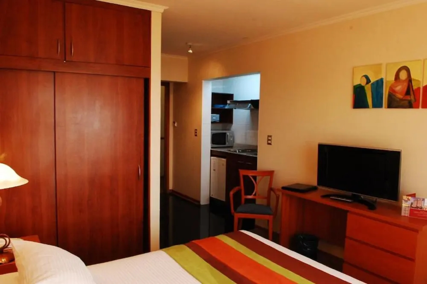 Hotel Florencia Suites & Apartments