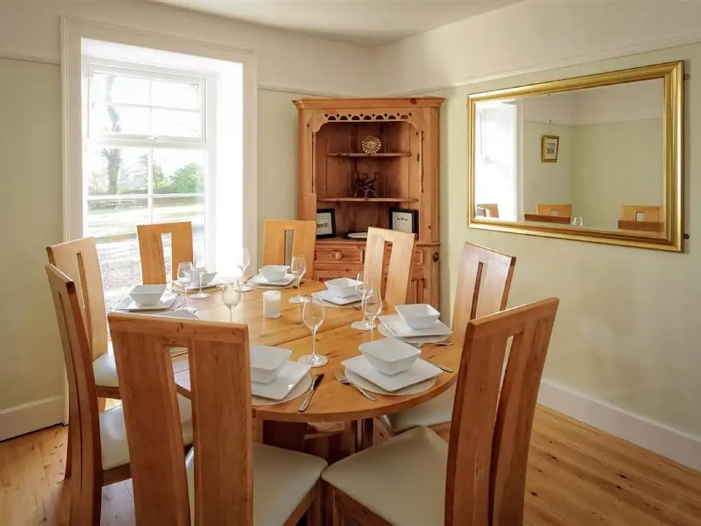 Beautiful Mansion in Botwnnog With a Private Garden