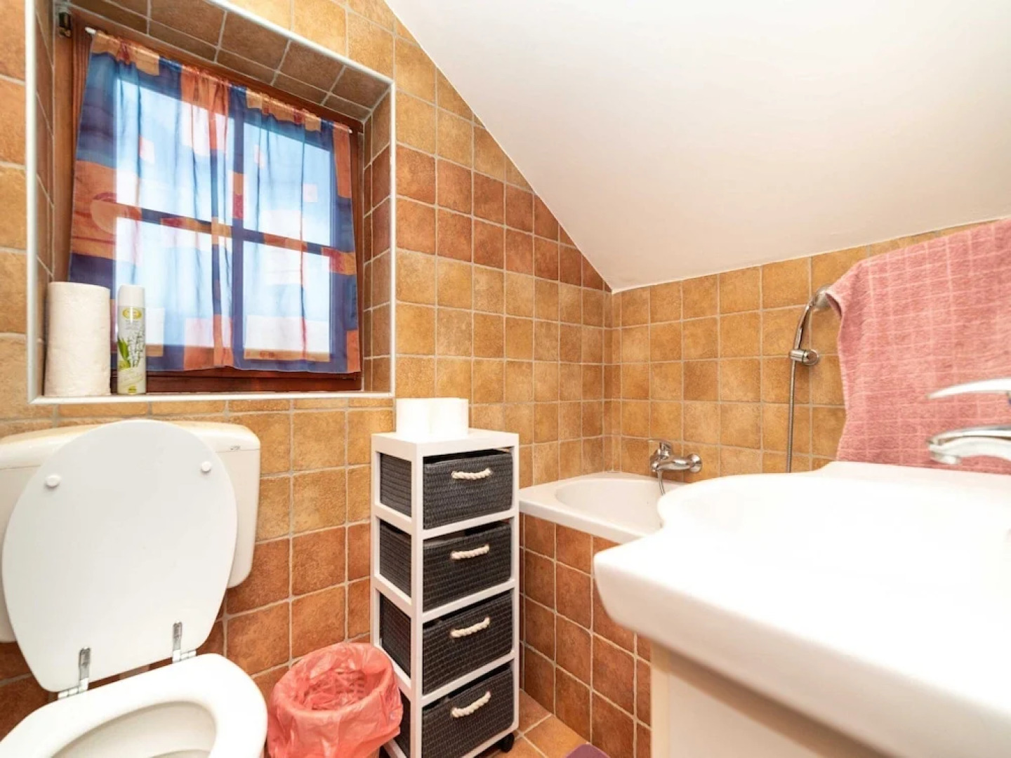 San Vinogradara - One Bedroom Holiday Home With Hot Tube