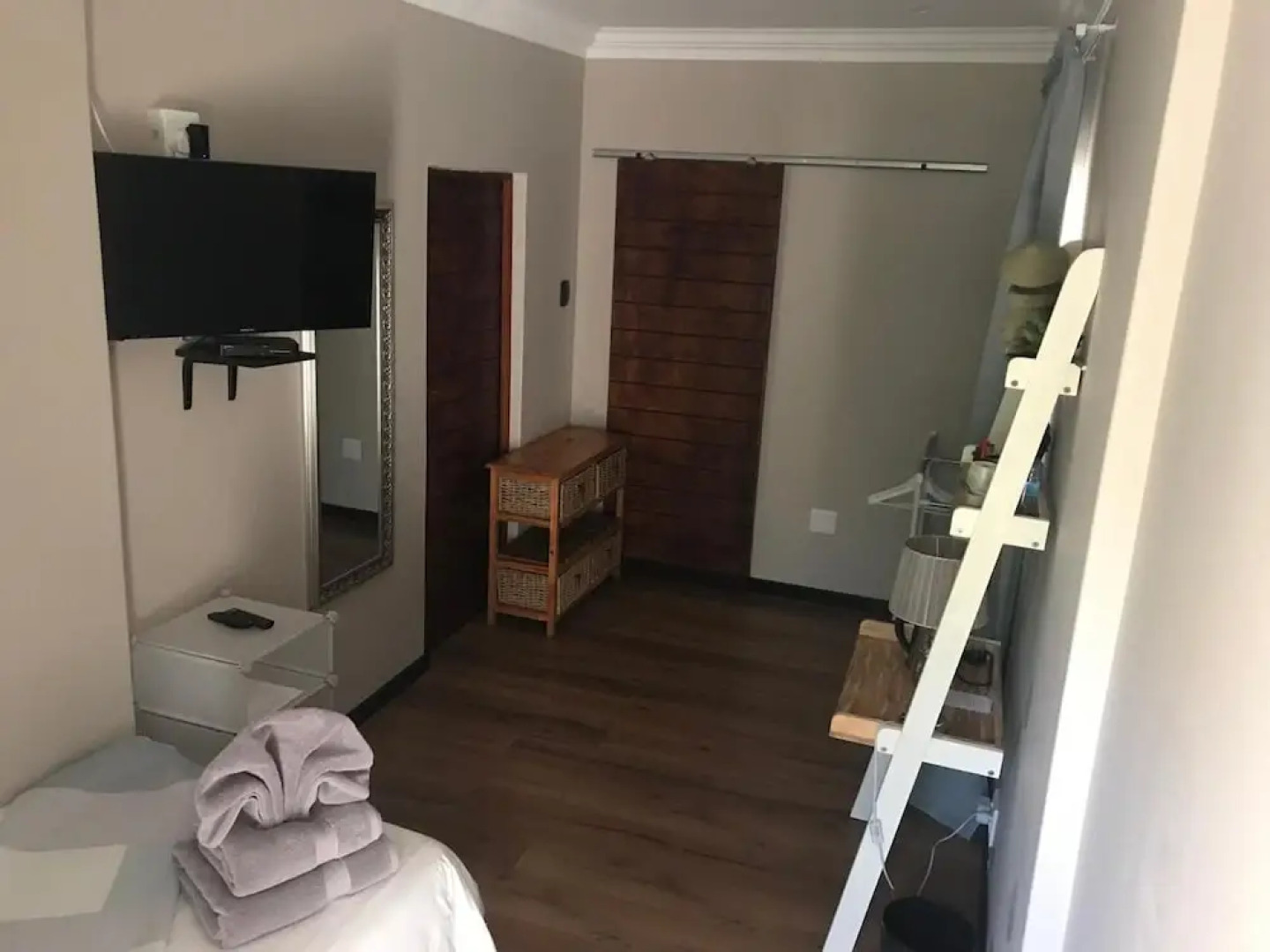 Eagle Rock Executive Guest House