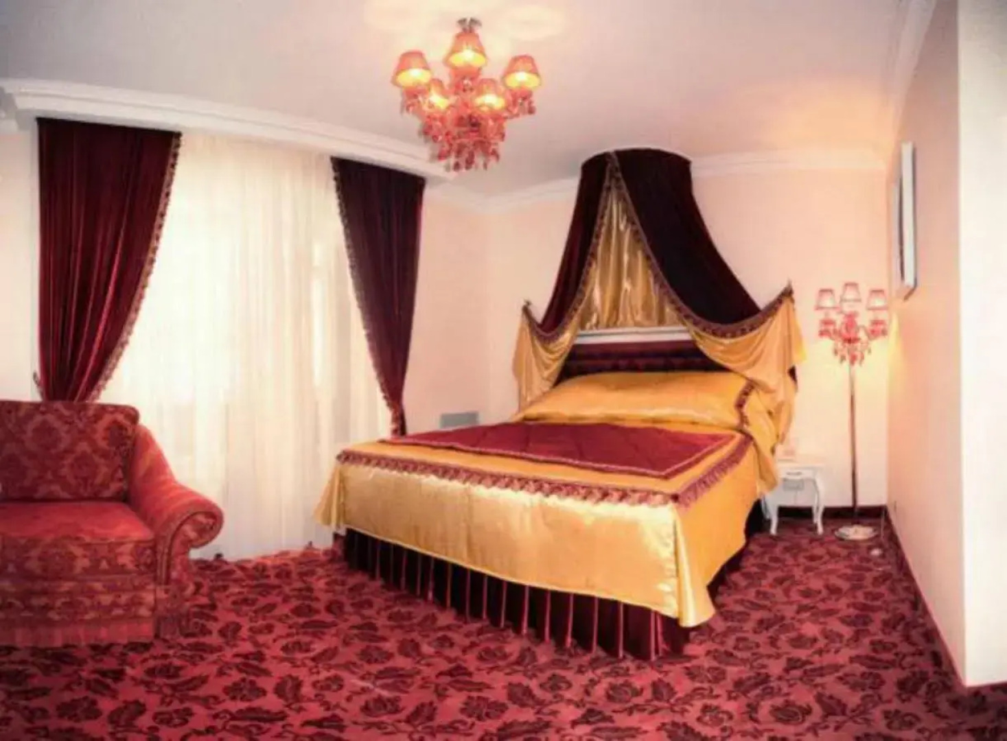 Отель «Роял Сити»