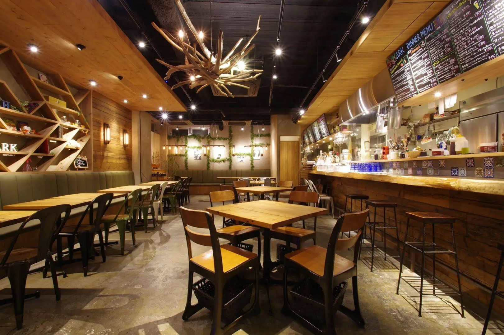 Ark Hostel & Cafe Dining