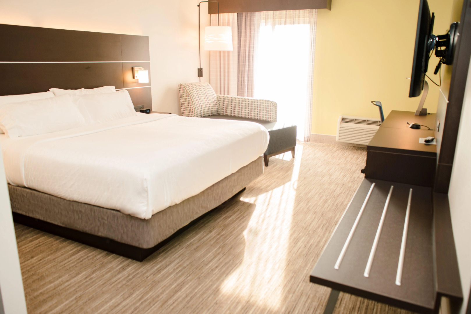 Holiday Inn Express & Suites Winona by IHG