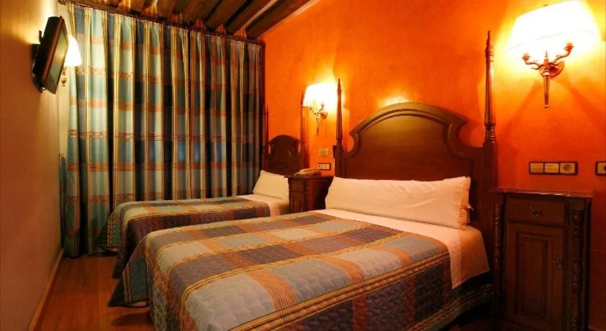 Hostales Victoria I Y II