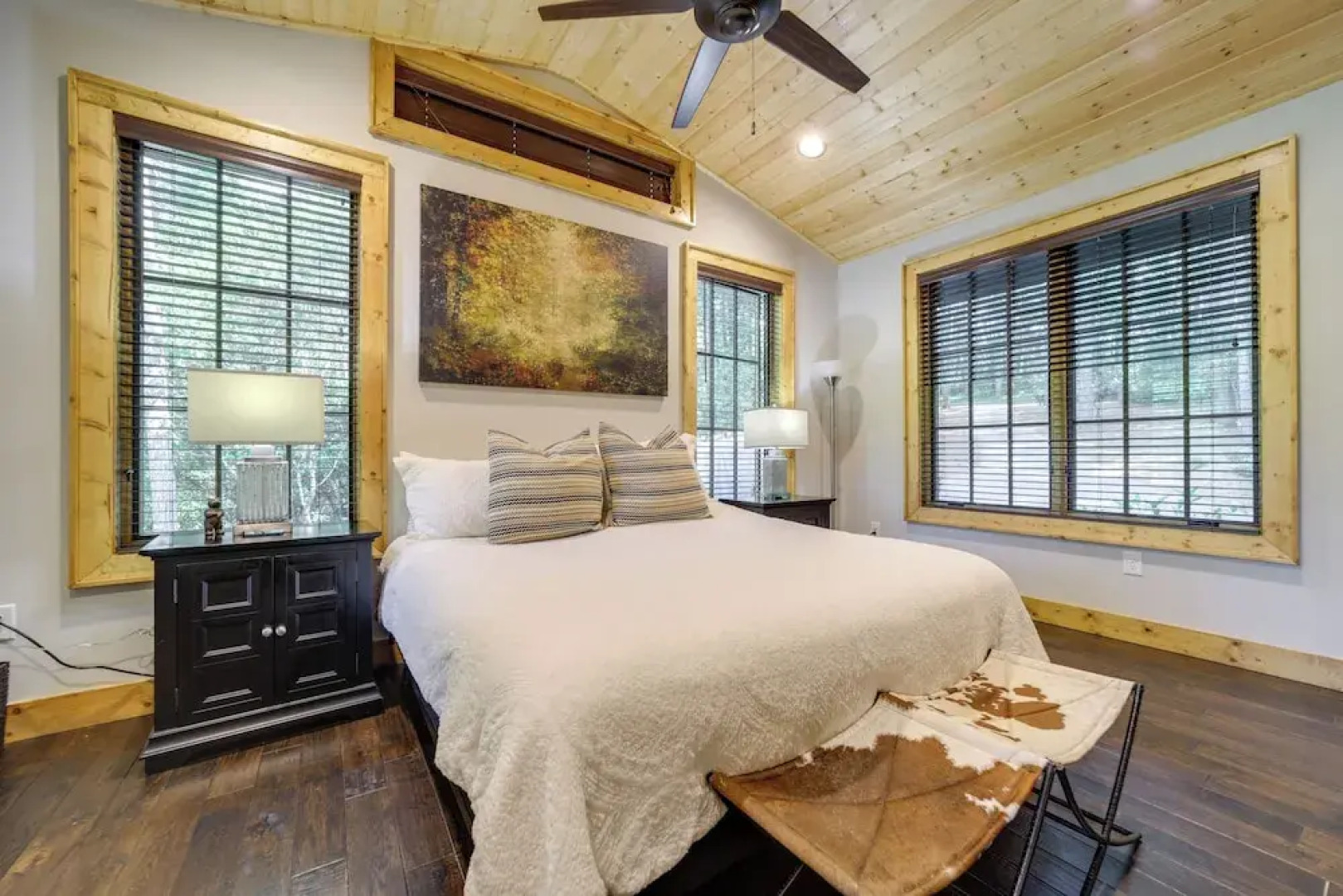 Grill + Water Views: Chinquapin Resort Home