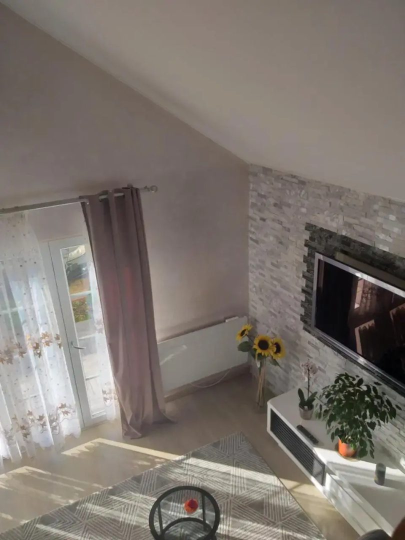 Maisonnette avec la terrasse