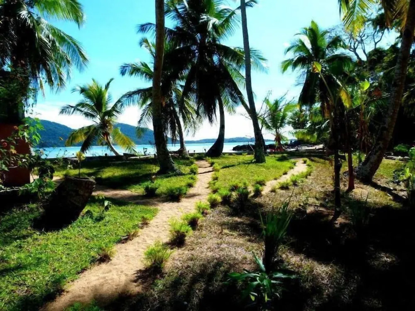 Floraly Komba Hôtel