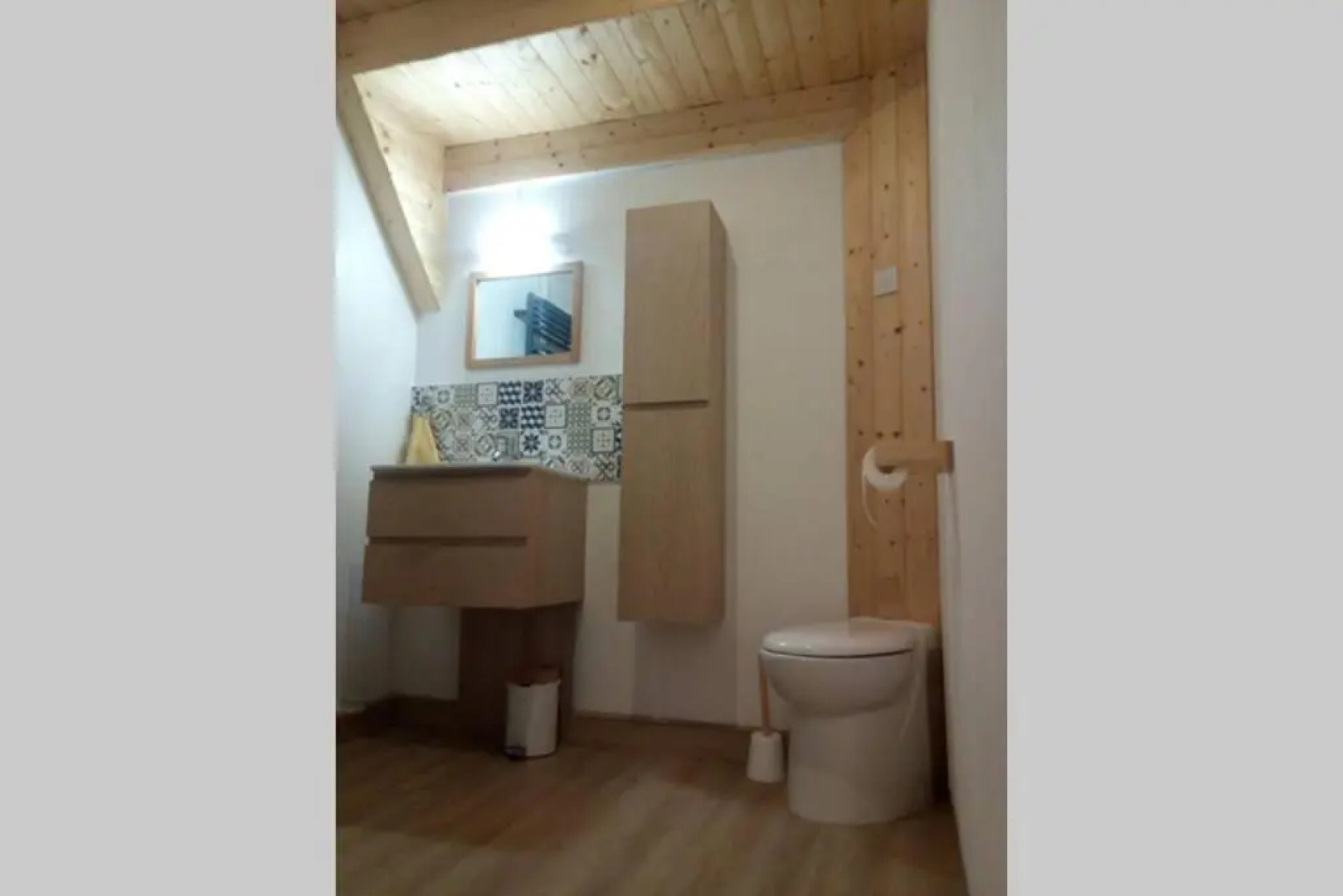 T2 rdc calme, idéalement placé, parking & jardin