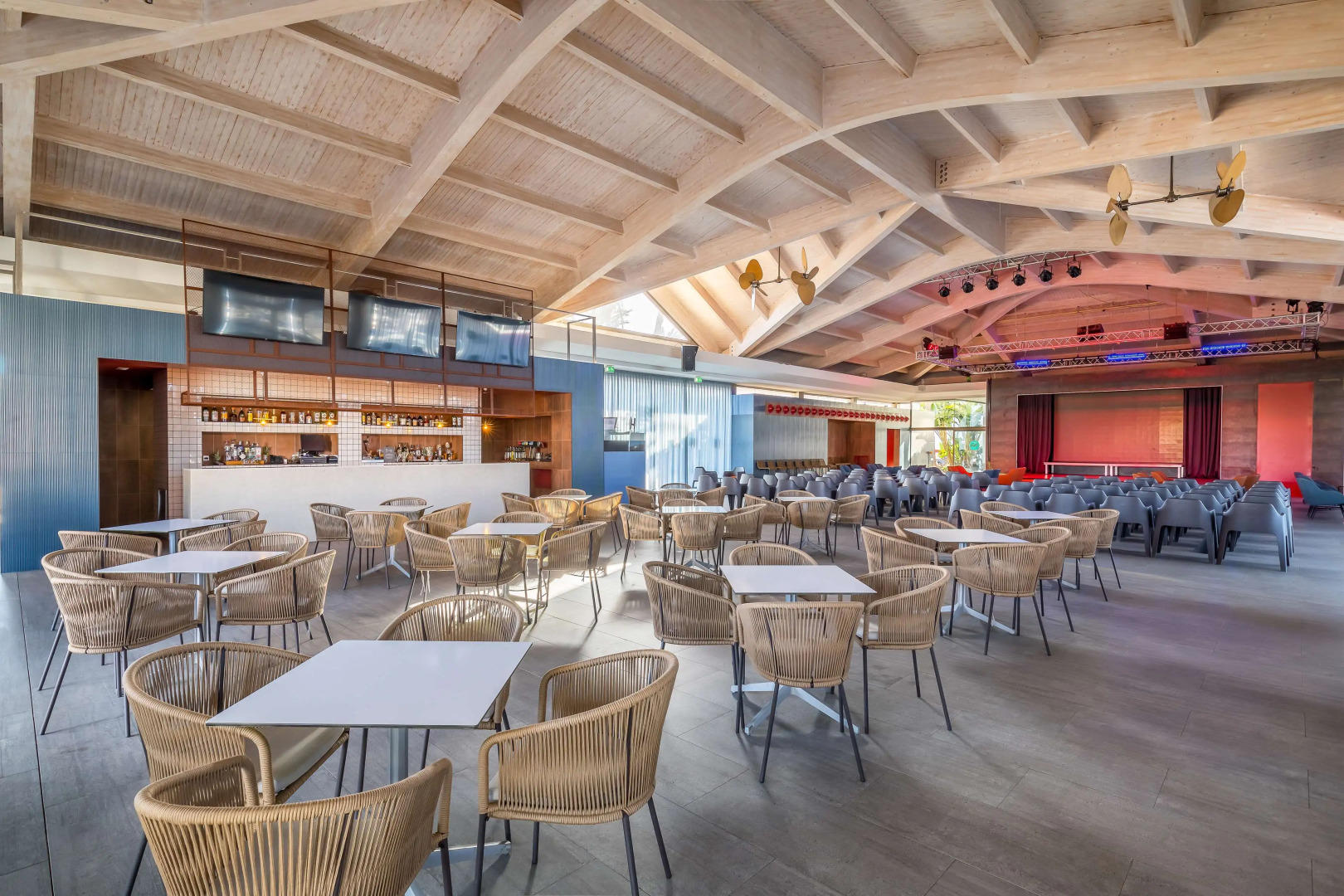 Barceló Castillo Royal Level