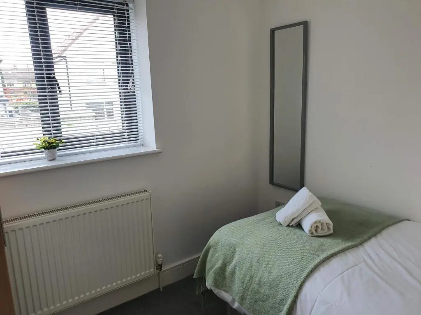 Elm Apartment by Cliftonvalley Apartments