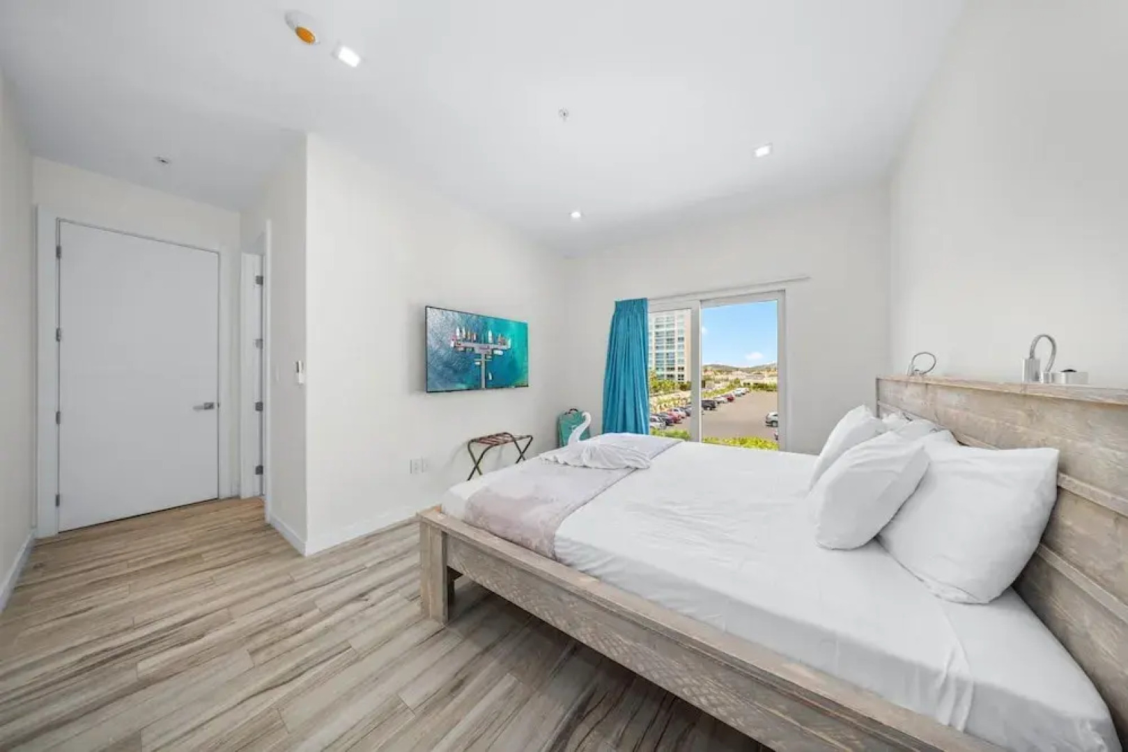 The Cove 106 in Palm Beach Aruba - Prime Location - Free Parking