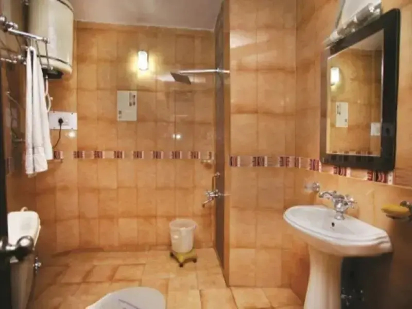 Hotel Pride Continental