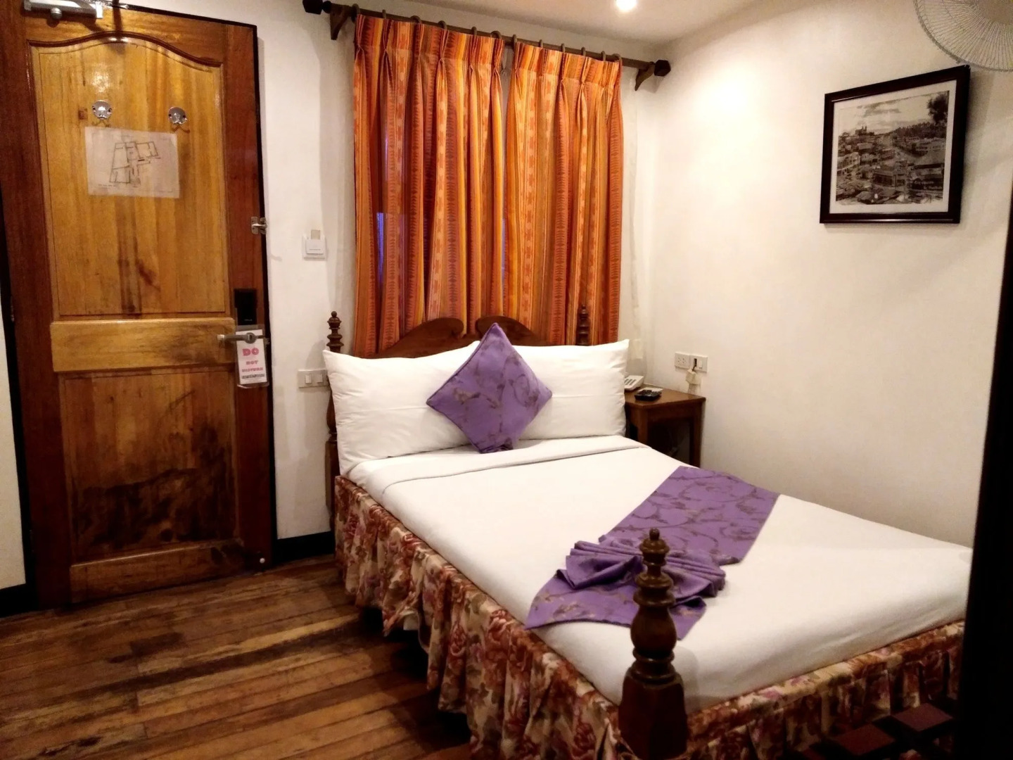 Log Cabin Hotel-Baguio