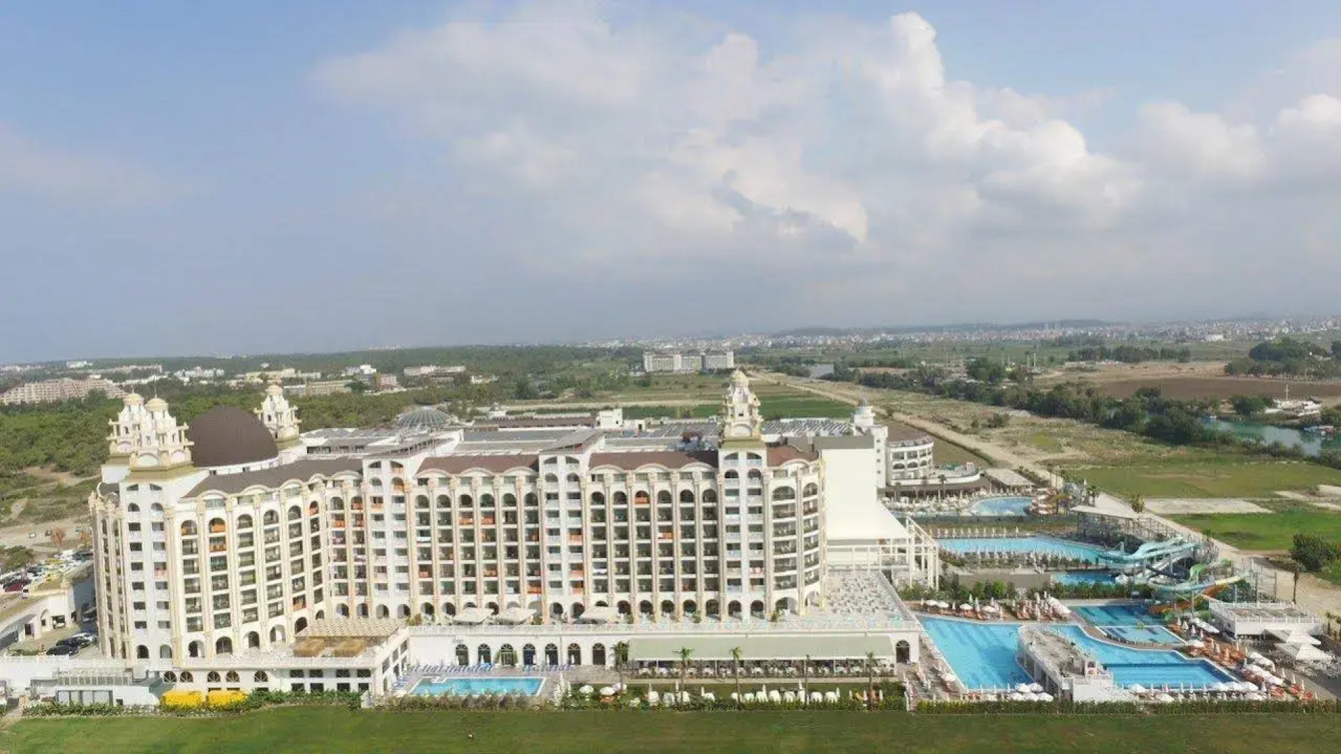 J'adore Deluxe Hotel & Spa